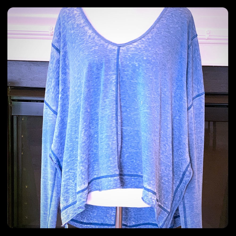 FREE PEOPLE NWOTS, split side tee! SzL